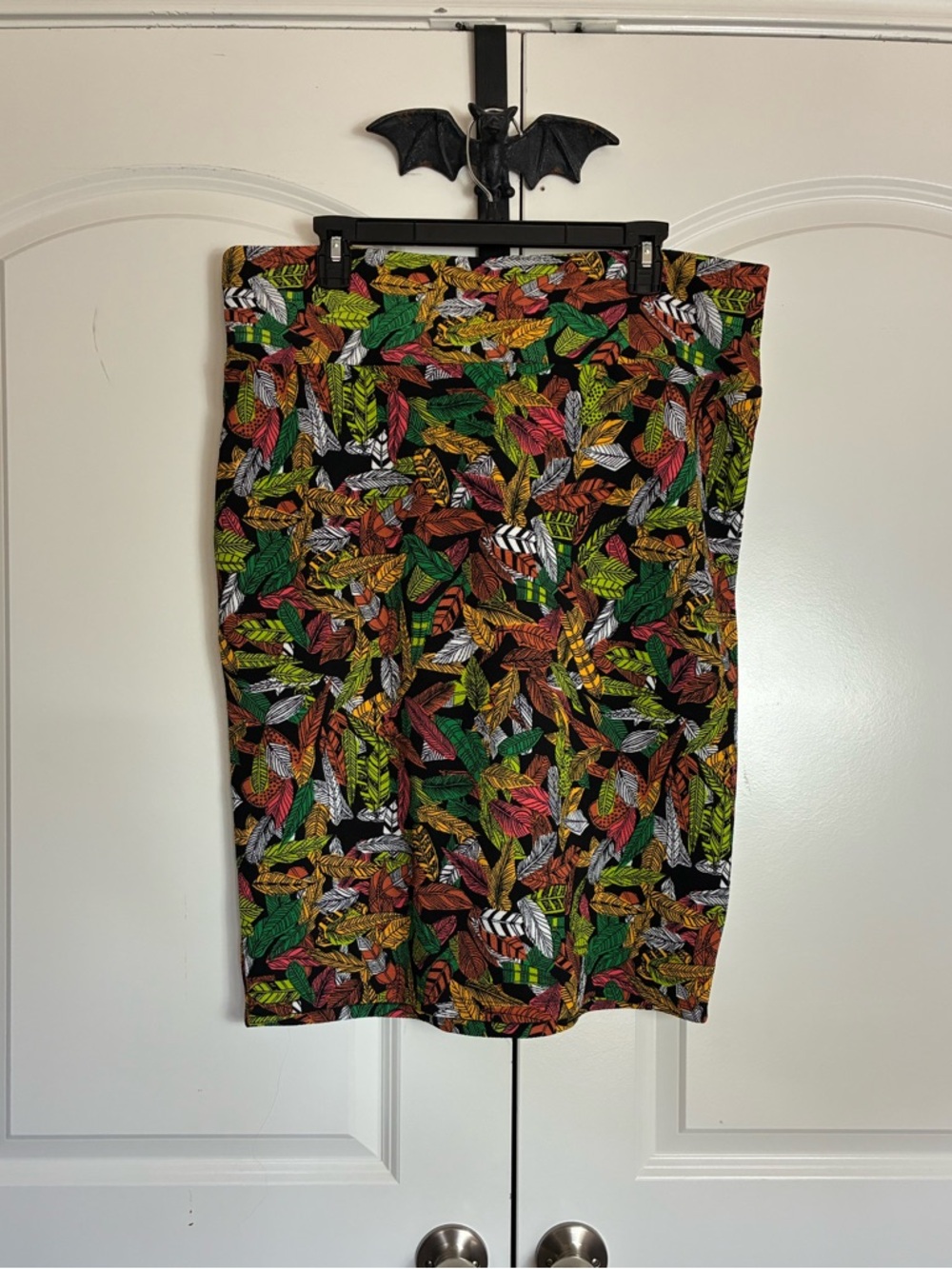 LuLaRoe Black Skirt with Multicolor Leaf Print Tropical Soft Stretchy size 3X